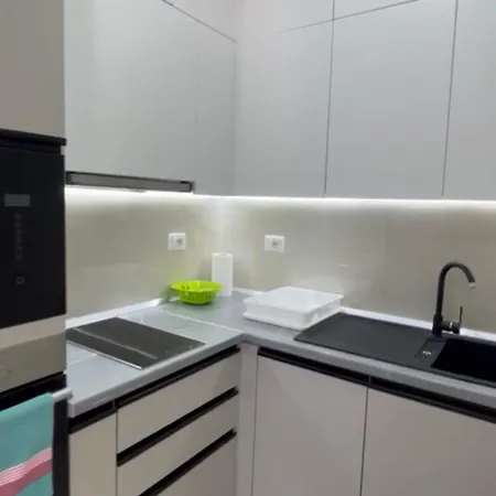 Leos House Ξενοδοχείο